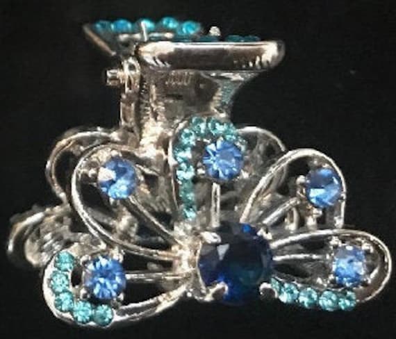 Neues Kleines Silber Mit Hellblau & Saphir Kristall 3/4 "' Haarklemme Neues Kleines Silber Mit Hellblau & Saphir Kristall 3/4 "' Haarklemme von NYFashionAccessories