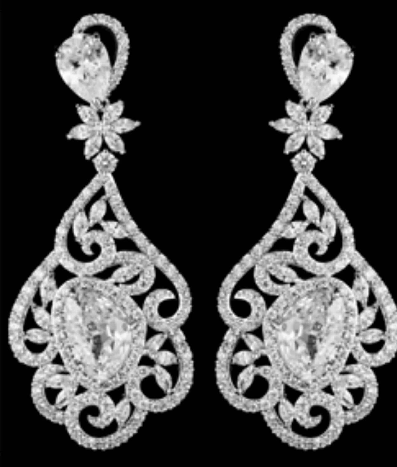 New Gorgeous Bridal Austrian Cz A Kristall Kronleuchter 2 1/2 "' L Statement Pierced Ohrringe von NYFashionAccessories