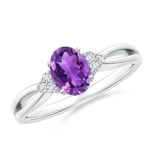 Solitärring mit ovalem Amethyst 7x5mm, Geteilter Schaft und drei natürlichen Akzenten | Sterling Silber 925 mit Rhodinierung (63 (20.1)) von NYZA JEWELS
