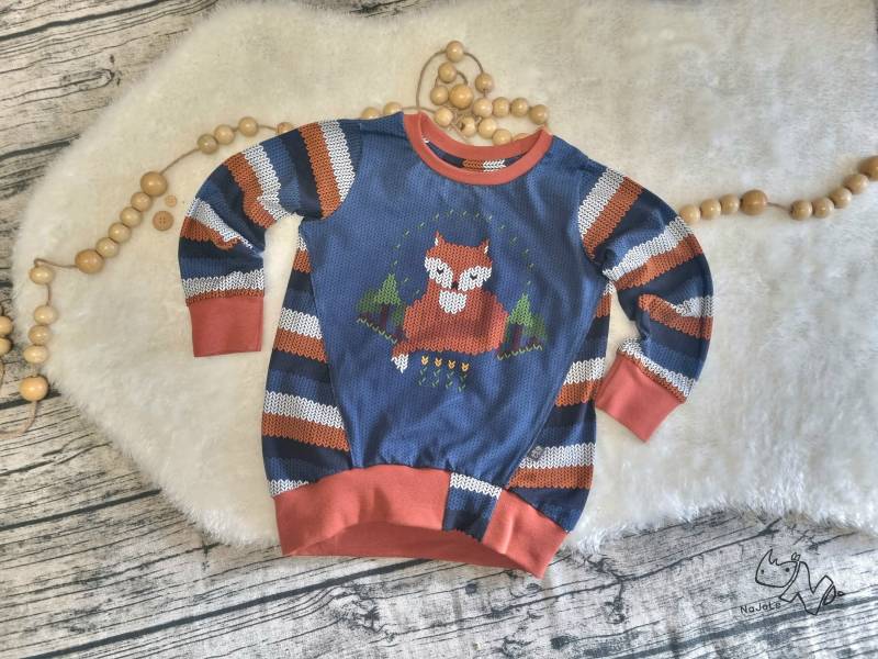 Pullover Für Jungs Oder Mädchen Un Größe 86/92 Mit Einem Fuchs in Strickoptik Den Farben Blau, Orange Und Weiß Bündchen von NaJoLe