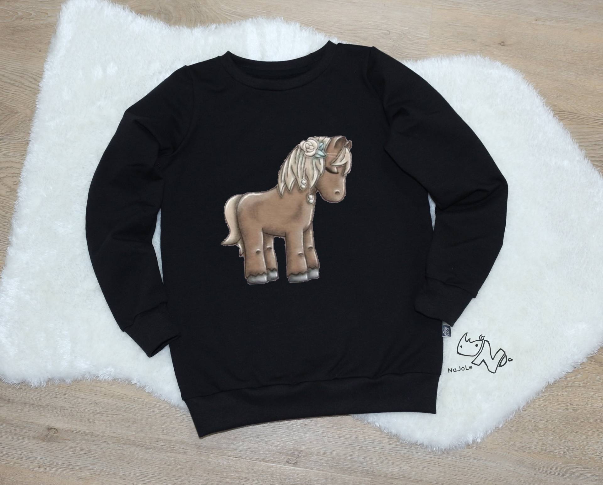 Pullover Mit Aufgesticktem Pferd von NaJoLe
