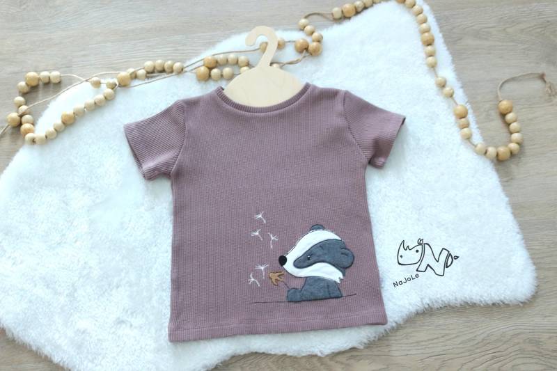 T-Shirt/Langarmshirt Mit Gesticktem Dachs Pusteblume Für Jungs Und Mädchen in Wunschfarbe, Dachsshirt, Personalisiertes Shirt von NaJoLe