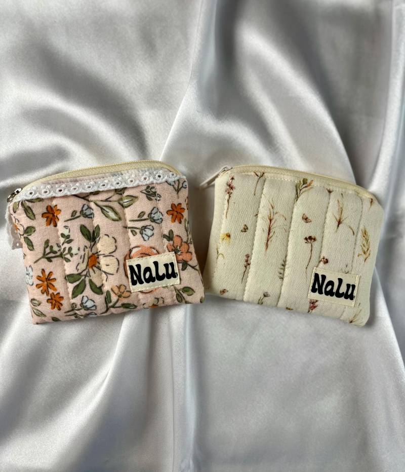 Kleine Kartentasche Münztasche Für Die Handtasche Mit Spitze | Quilted Coinpurse Geblümt Musselin Baumwolle Mini Portemonnaie von NaLuHandmadeGermany