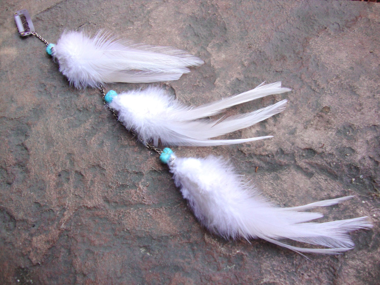 Schnee Weiß Türkis Howlith Feder Haarverlängerung Made To Order Schnee Weiß Türkis Howlith Feder Haarverlängerung Made To Order von NaTuRaLLyMYsTiCaL