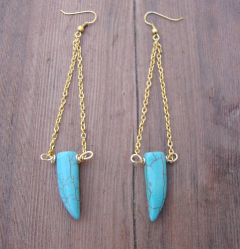 Türkis Howlite Fang Ohrringe Türkis Howlite Fang Ohrringe von NaTuRaLLyMYsTiCaL