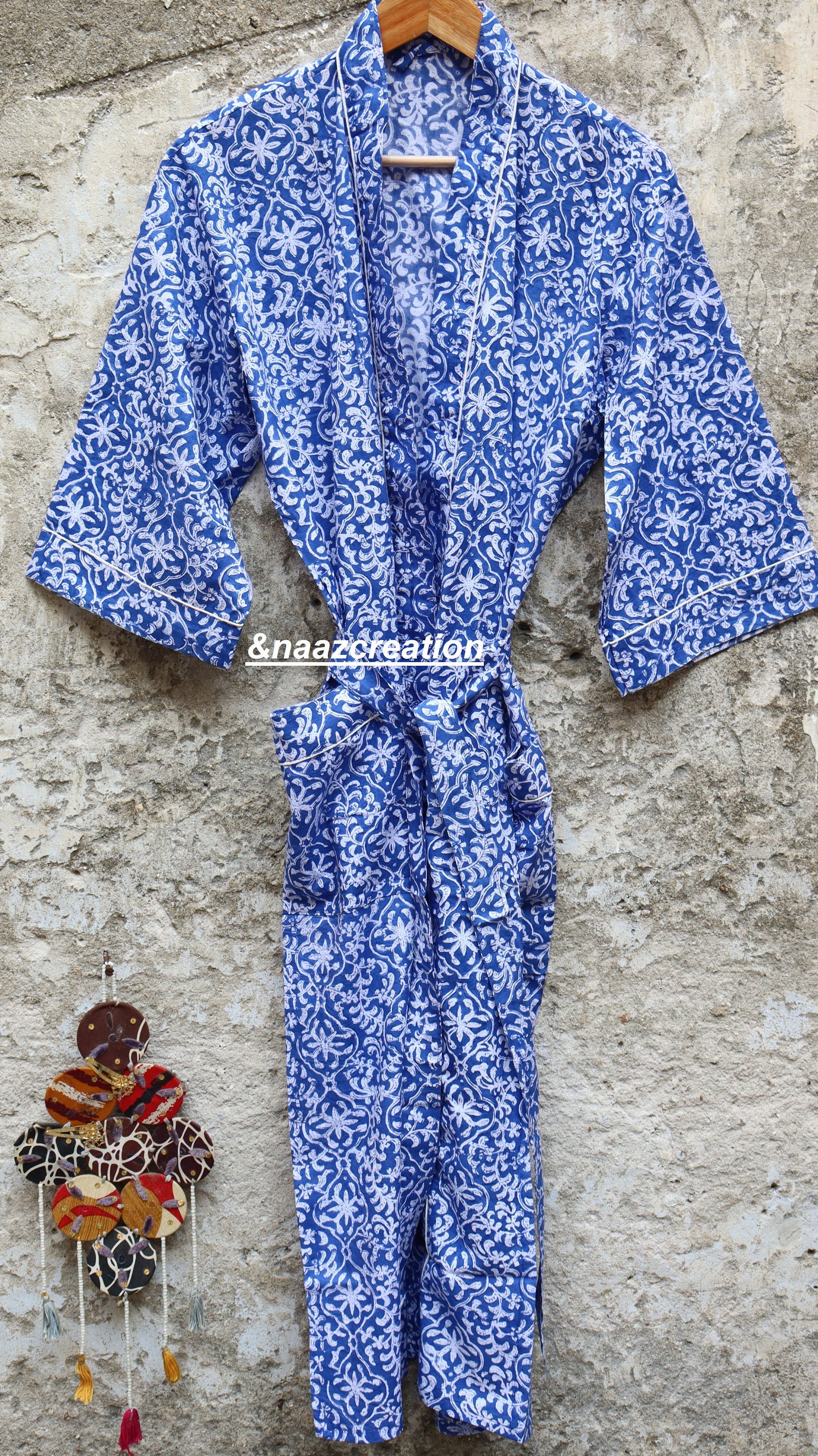 Blaue Hand Block Floral Kimono Print Robe Mutterschaft Kleid Strand Tragen Sommerkleid Baumwolle Brautjungfer von Naazcreation