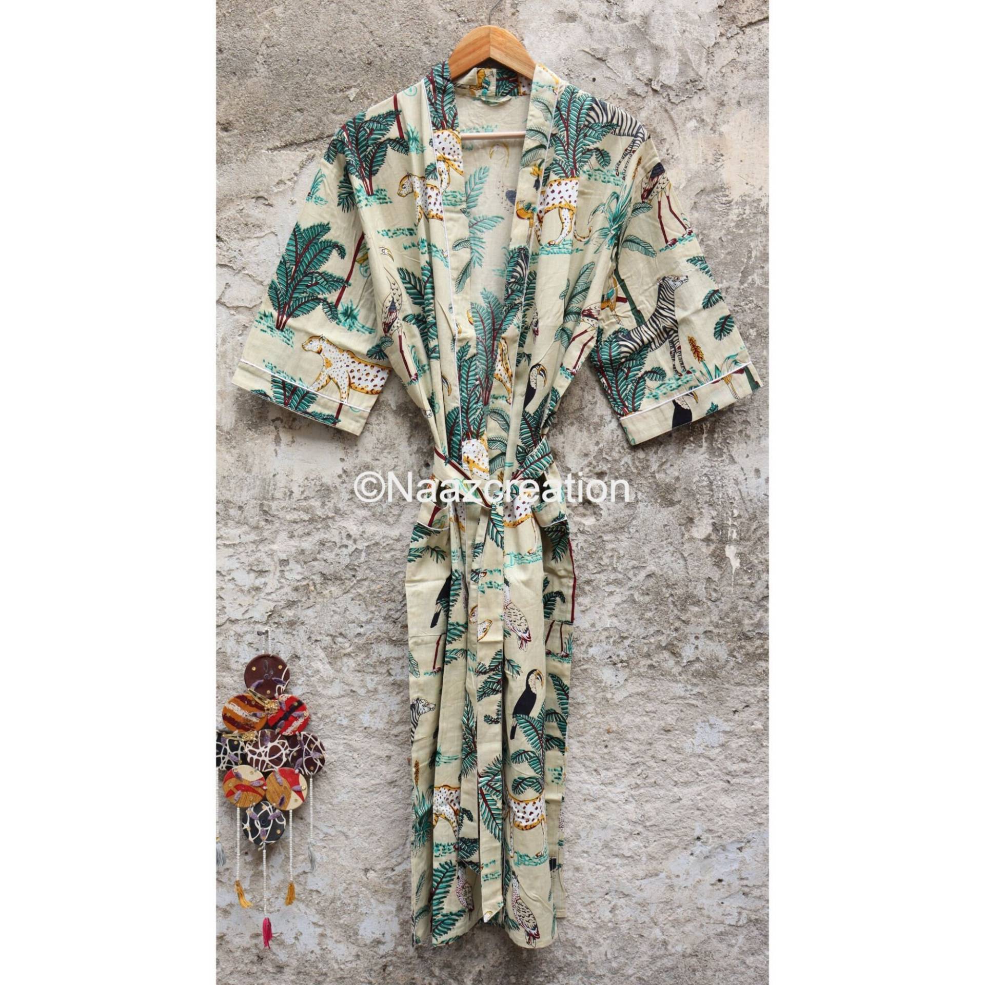 Forest Tiger Print Kimono Handbedruckte Robe Light Wight Bademantel Beach Wear Brautjungfer Kleid von Naazcreation