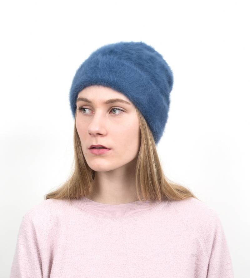 Elegante Wintermütze Aus Angora in "Denim".die Kuschelige Designerbeanie Wärmt An Frostigen Wintertagen Und Sorgt Für Einen Coolen Look. Lil von NadaQuenzel
