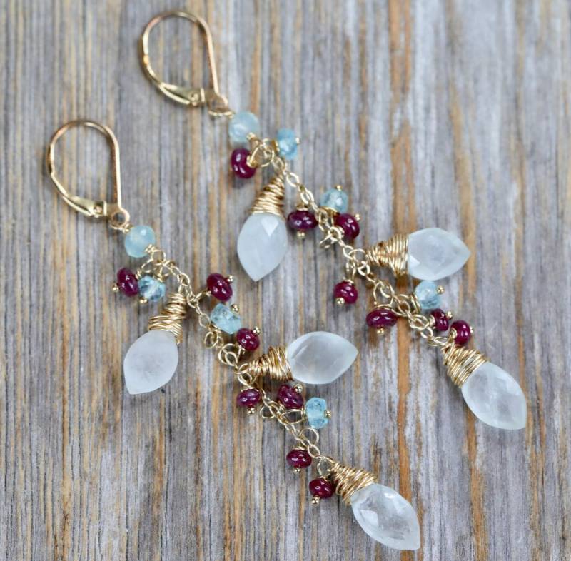 Aquamarin Rubin Edelstein Kaskade Quasten Ohrringegeschenkidee Für Sieeinzigartiges Geschenkweihnachten14K Gold Filledneujahr Aquamarin Rubin Edelstein Kaskade Quasten Ohrringegeschenkidee Für Sieeinzigartiges Geschenkweihnachten14K Gold Filledneujahr von NadeanDesigns