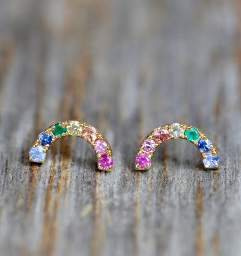 Regenbogen Lgbtq Pride Ohrringemetal Choicespink, Gelb, Orange, Blaue Saphire Und Smaragd 14K Goldfeiernweihnachtenurlaubdatum Regenbogen Lgbtq Pride Ohrringemetal Choicespink, Gelb, Orange, Blaue Saphire Und Smaragd 14K Goldfeiernweihnachtenurlaubdatum von NadeanDesigns