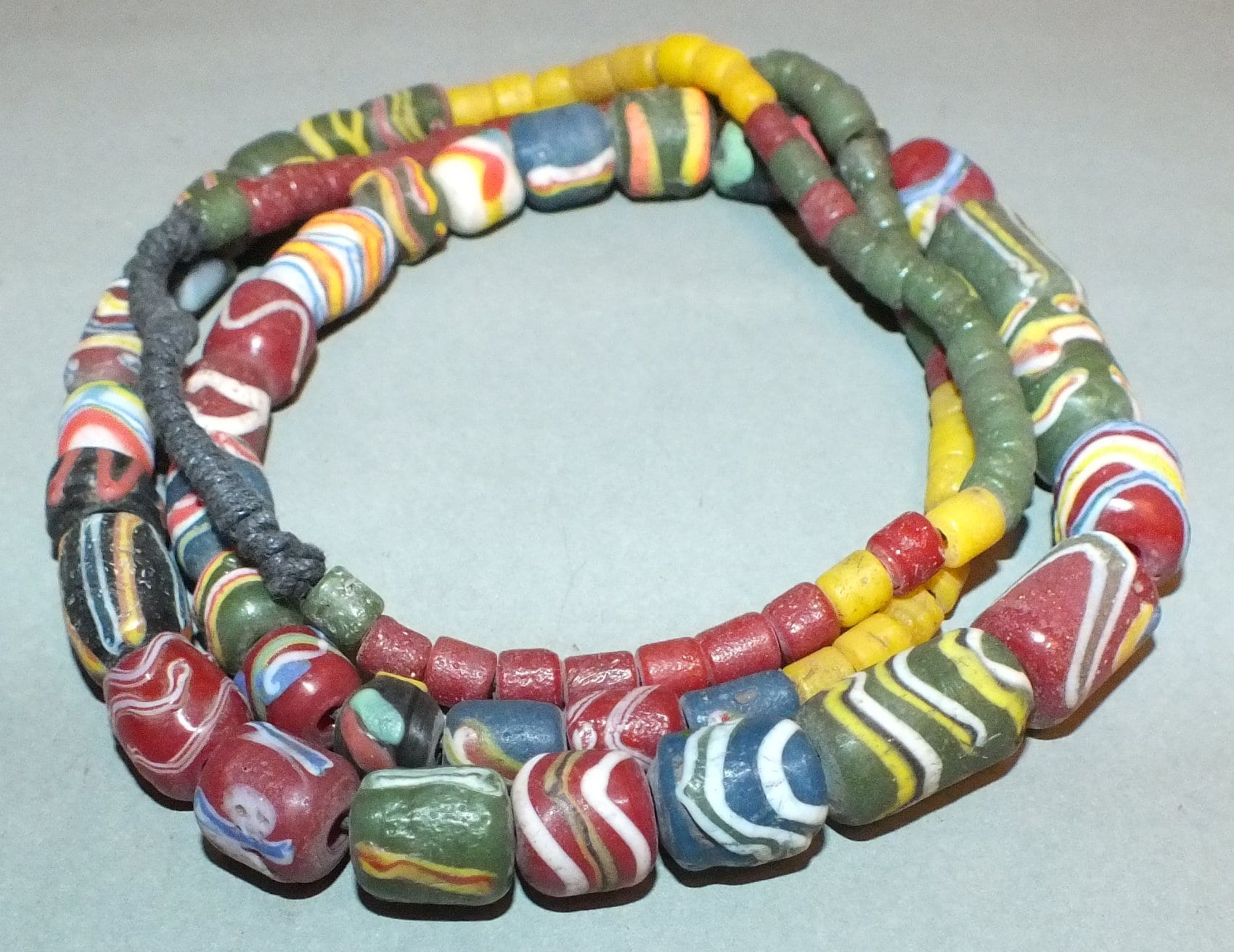 Halskette Strang Verschiedene Handgemachte Bunte Glas Perlen Thailand Kostenloser Versand Halskette Strang Verschiedene Handgemachte Bunte Glas Perlen Thailand Kostenloser Versand von NadearsTreasures