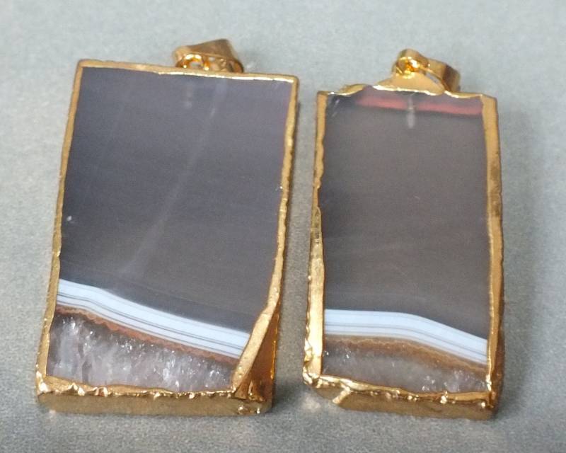 Zwei Achat Anhänger Mit Metallbefestigung Thailand Versandkostenfrei von NadearsTreasures