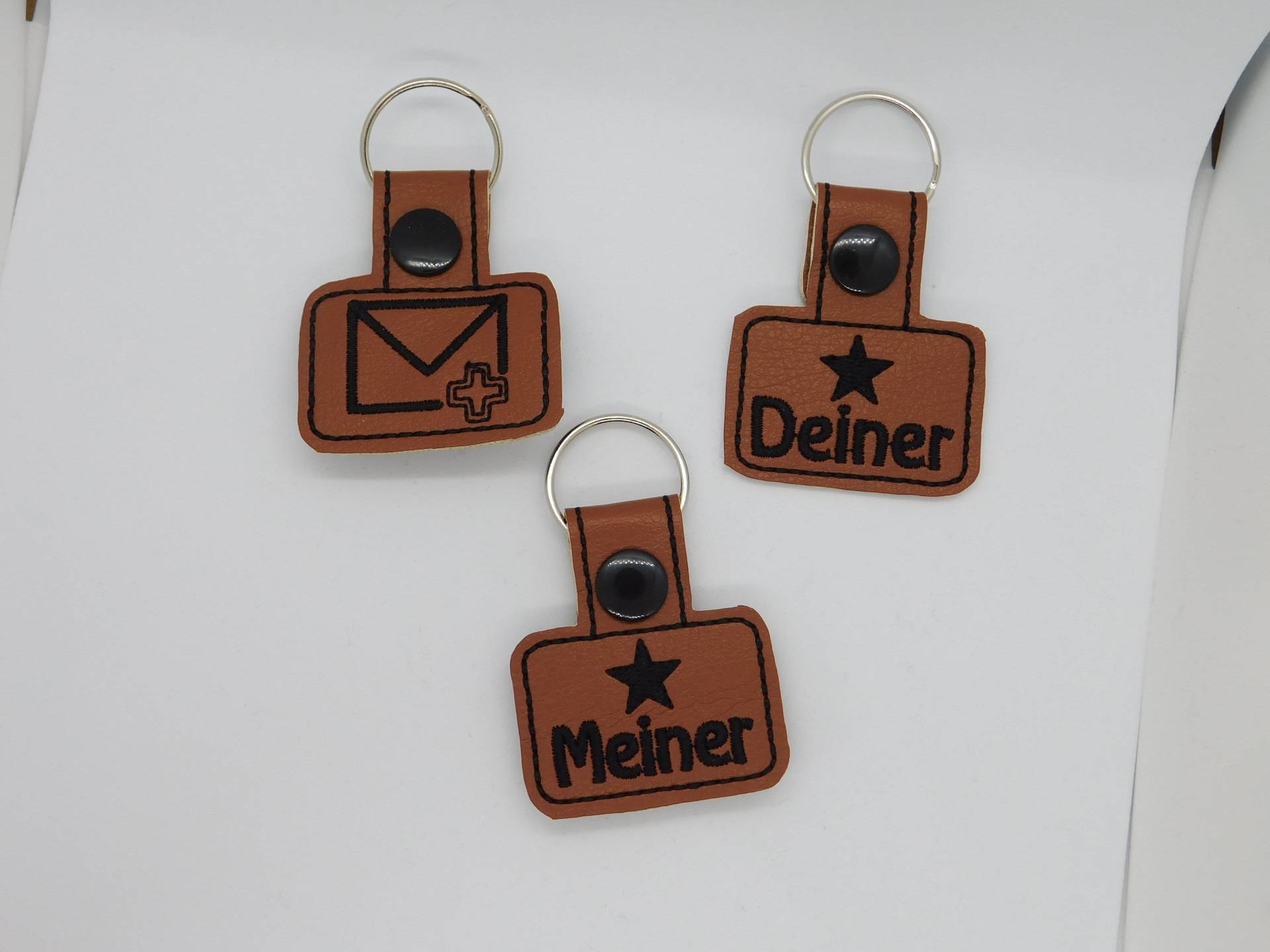 Schlüsselanhänger Briefkasten, Meiner, Deiner Je Zur Auswahl Aus Kunstleder - A-186-A187 von Nadelklapperei