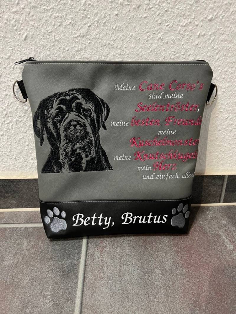 Tasche Handmade Kunstleder Bestickt Cane Corso Oder Mit Einem Rassehund Eurer Wahl Tasche Handmade Kunstleder Bestickt Cane Corso Oder Mit Einem Rassehund Eurer Wahl von NadelkunstbyAK