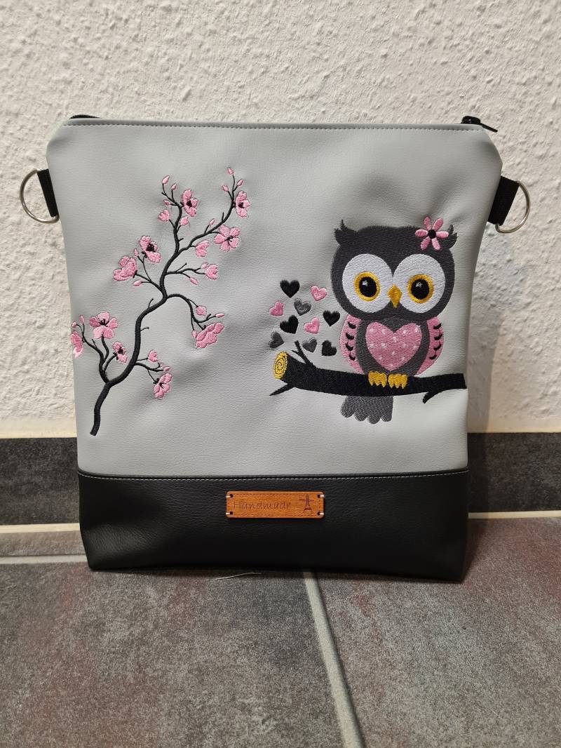 Umhängetasche Handtasche Kunstleder Bestickt Kirschblüte Eule Umhängetasche Handtasche Kunstleder Bestickt Kirschblüte Eule von NadelkunstbyAK