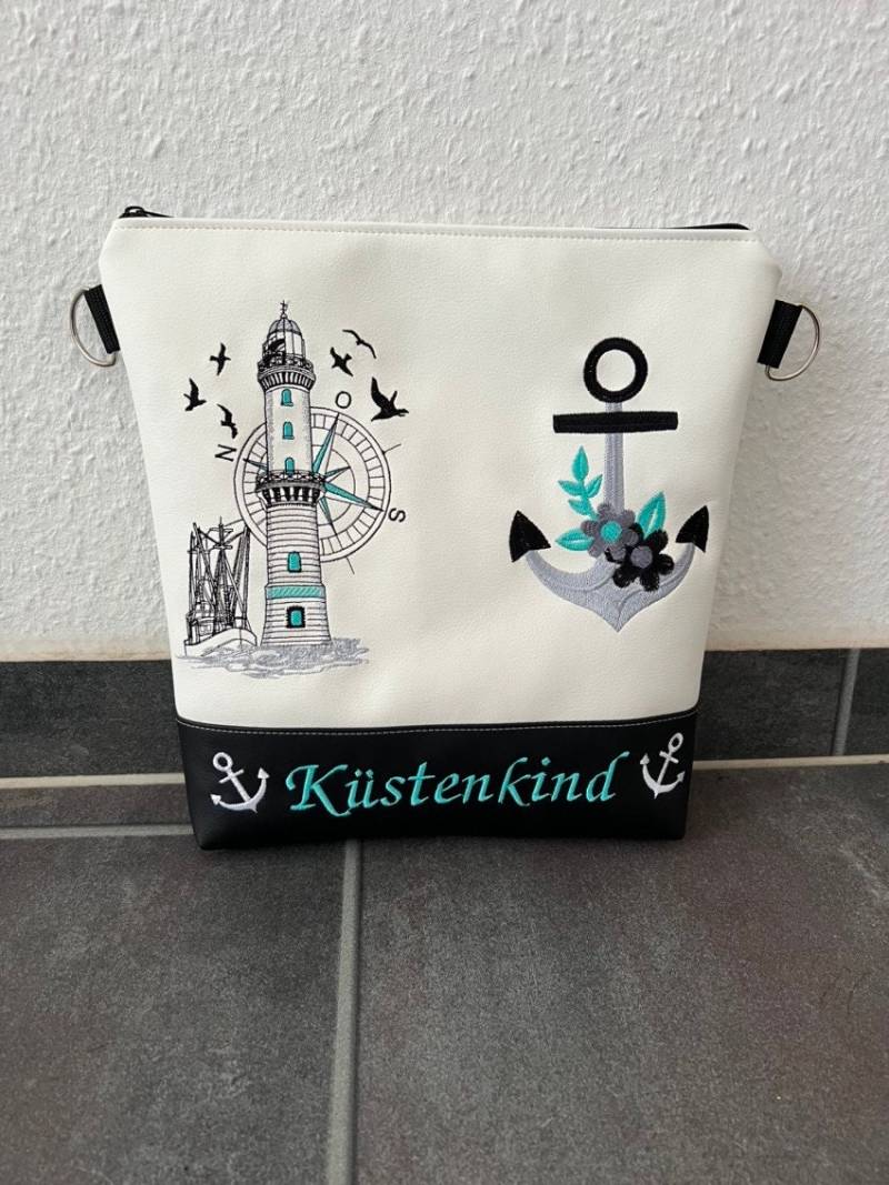 Umhängetasche Handtasche Kunstleder Bestickt Maritim Leuchtturm Anker Umhängetasche Handtasche Kunstleder Bestickt Maritim Leuchtturm Anker von NadelkunstbyAK
