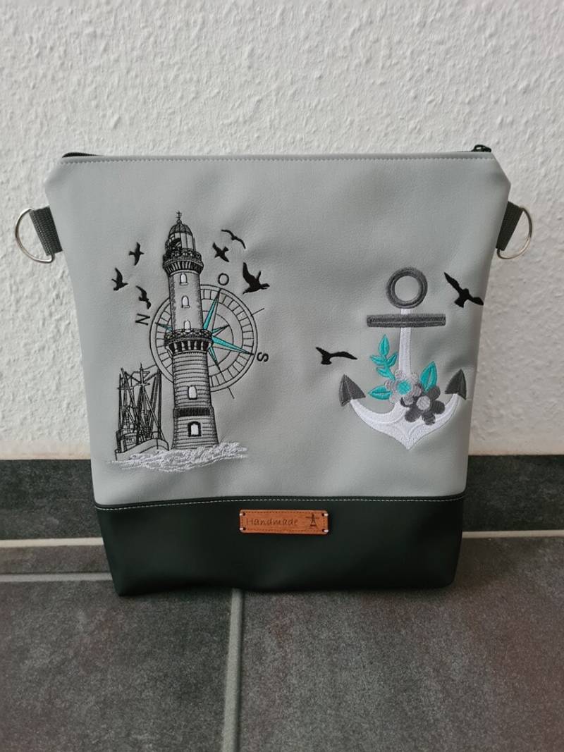 Umhängetasche Handtasche Kunstleder Bestickt Maritim Leuchtturm Anker von NadelkunstbyAK