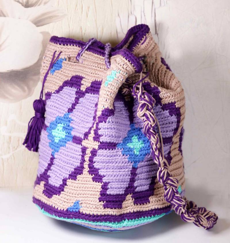 Gehäkelte Tasche Mit Blumen, Damen Crossbody Tasche, Boho & Shopper Taschen Für Damen, Wayuu Bag Handmade Unikat von NadelliebeVonAnna