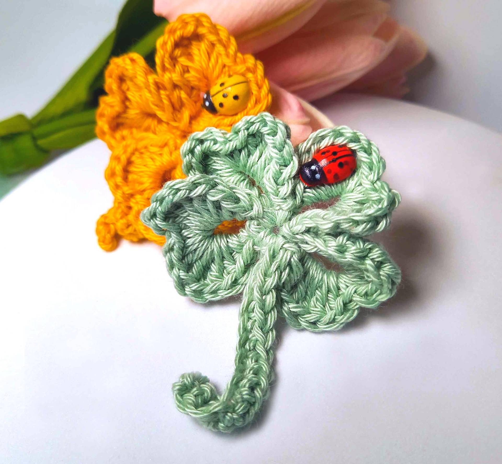 Vierblättriges Kleeblatt Im Geschenkset - Glücksklee Anhänger Mit Marienkäfer Viel Glück Geschenke & Glücksbringer Auf Reisen Vierblättriges Kleeblatt Im Geschenkset - Glücksklee Anhänger Mit Marienkäfer Viel Glück Geschenke & Glücksbringer Auf Reisen von NadelliebeVonAnna
