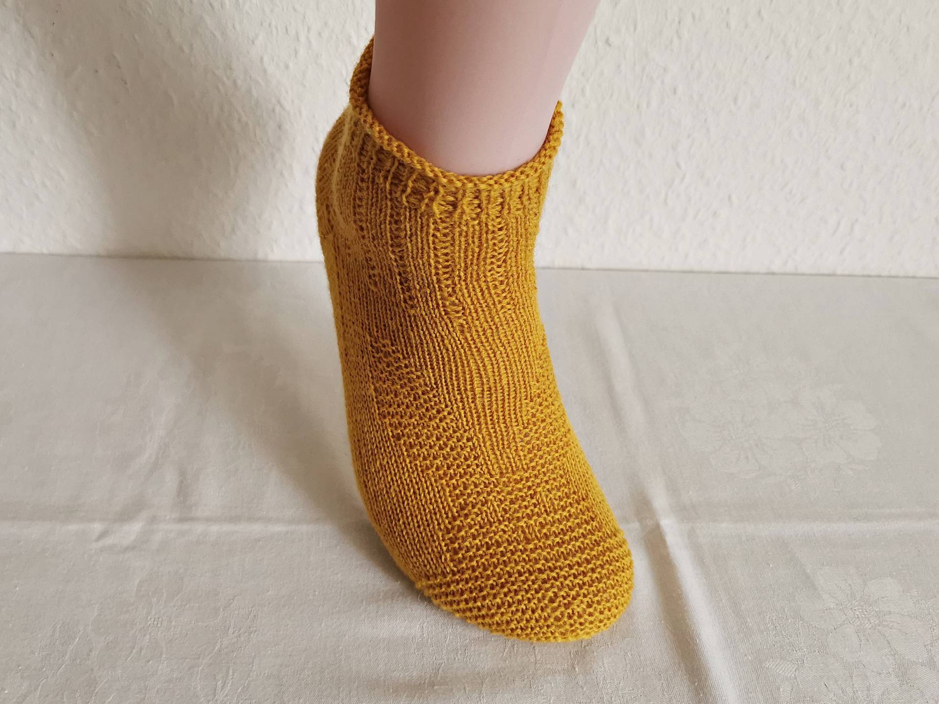 Handgestrickte Socken Gr. 36/37 "Happy Easter" von Nadelspielereien