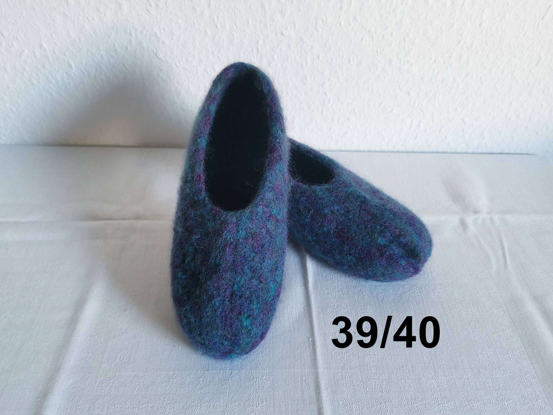 Warme Filzpuschen Mit Latexsohle, Gr. 39/40 von Nadelspielereien