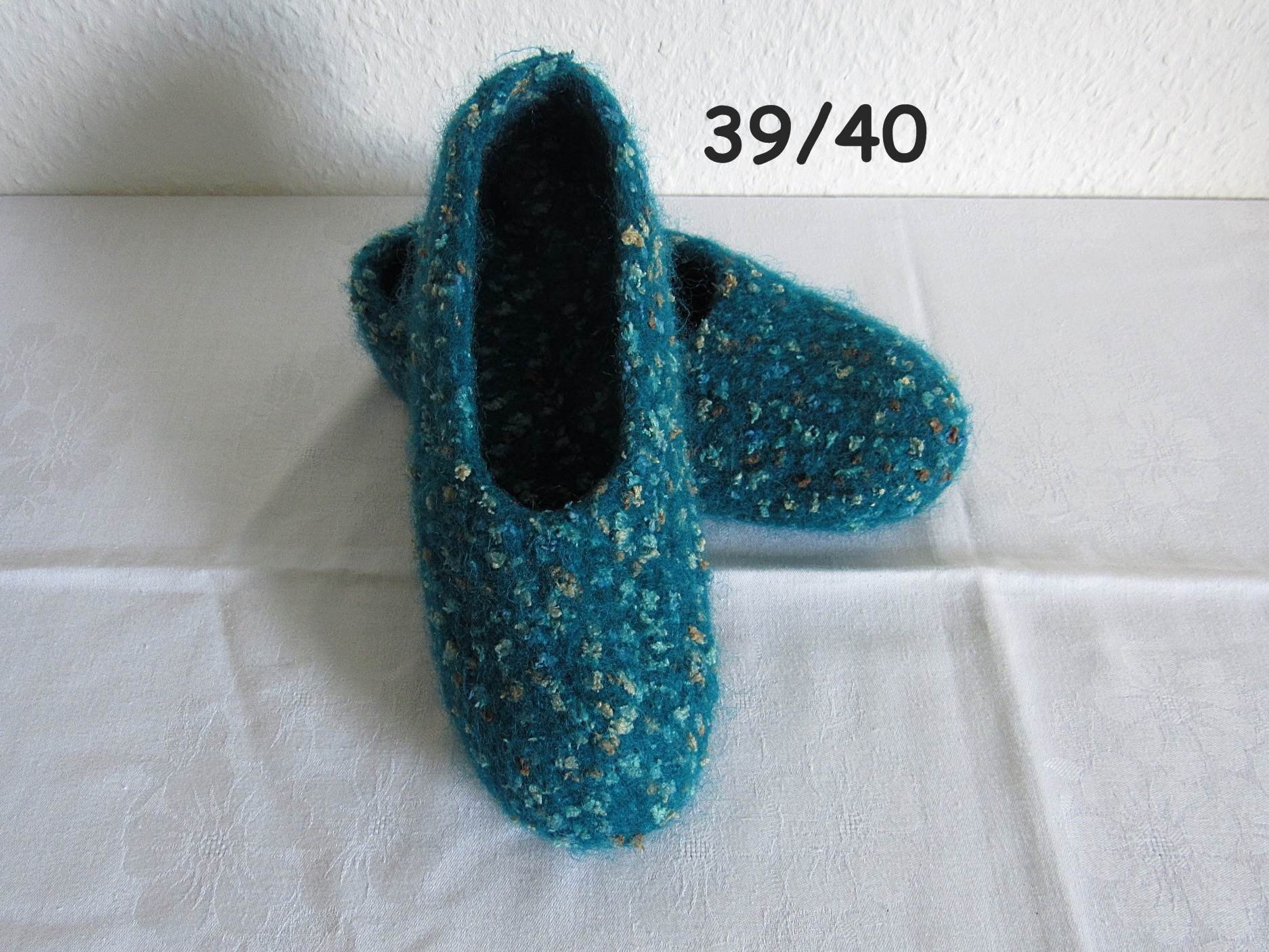 Warme Filzpuschen Mit Latexsohle, Gr. 39/40 von Nadelspielereien