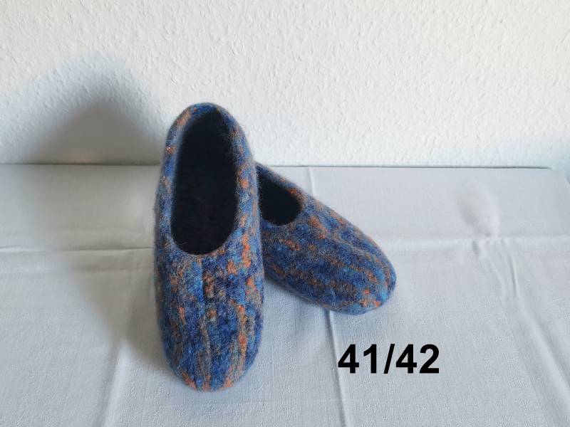 Warme Filzpuschen Mit Latexsohle, Gr. 41/42 Warme Filzpuschen Mit Latexsohle, Gr. 41/42 von Nadelspielereien