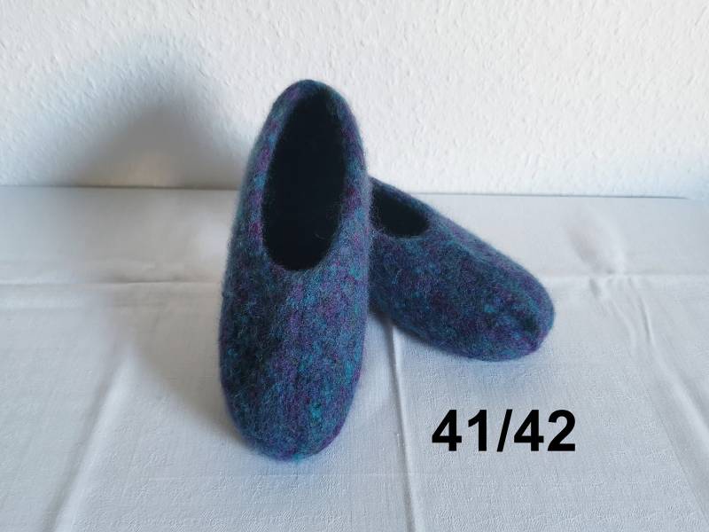 Warme Filzpuschen Mit Latexsohle, Gr. 41/42 Warme Filzpuschen Mit Latexsohle, Gr. 41/42 von Nadelspielereien