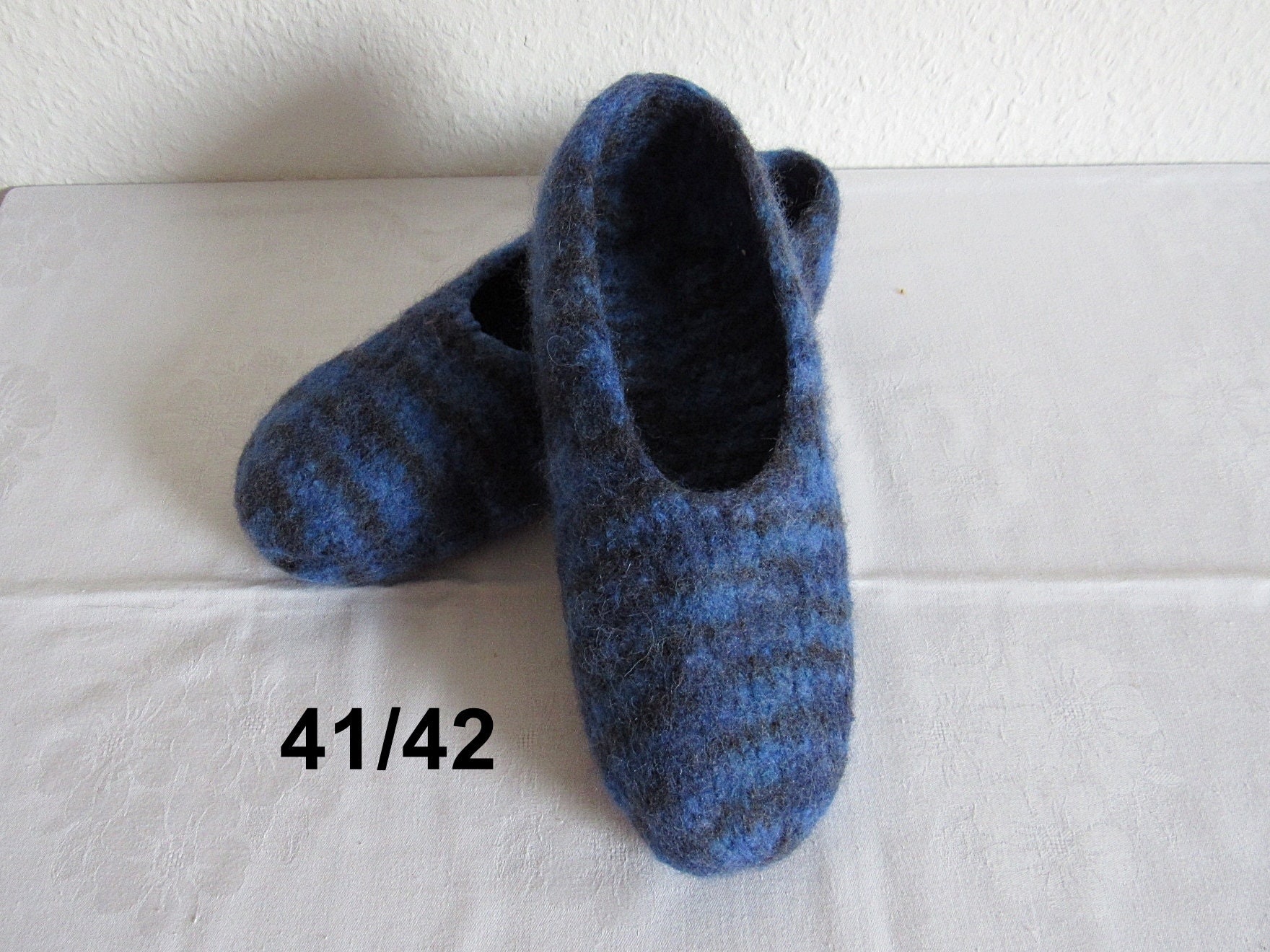 Warme Filzpuschen Mit Latexsohle, Gr. 41/42 von Nadelspielereien