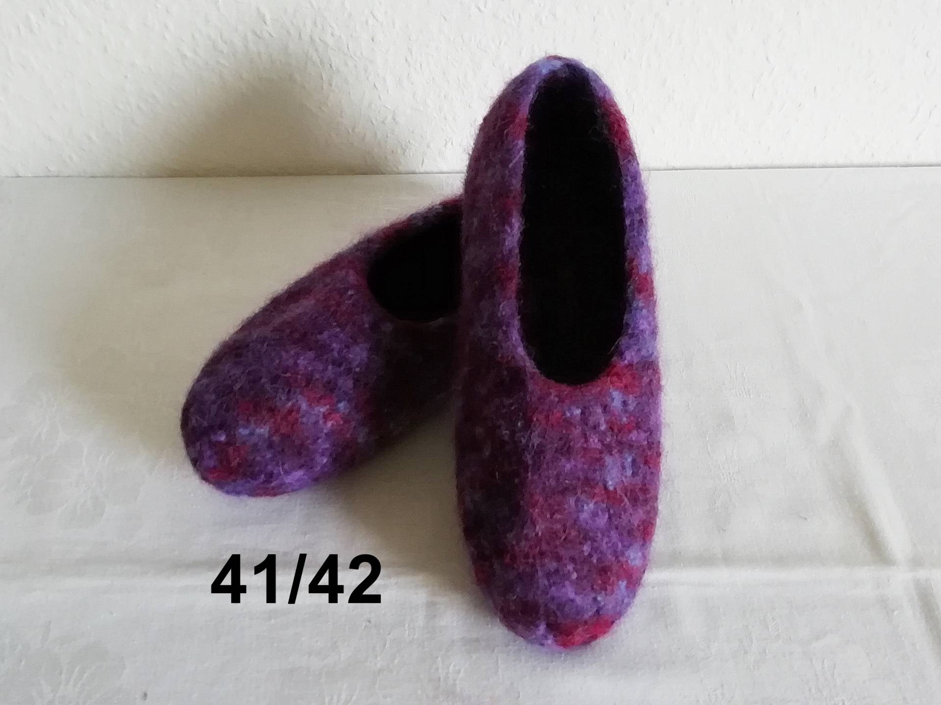 Warme Filzpuschen Mit Latexsohle, Gr. 41/42 von Nadelspielereien