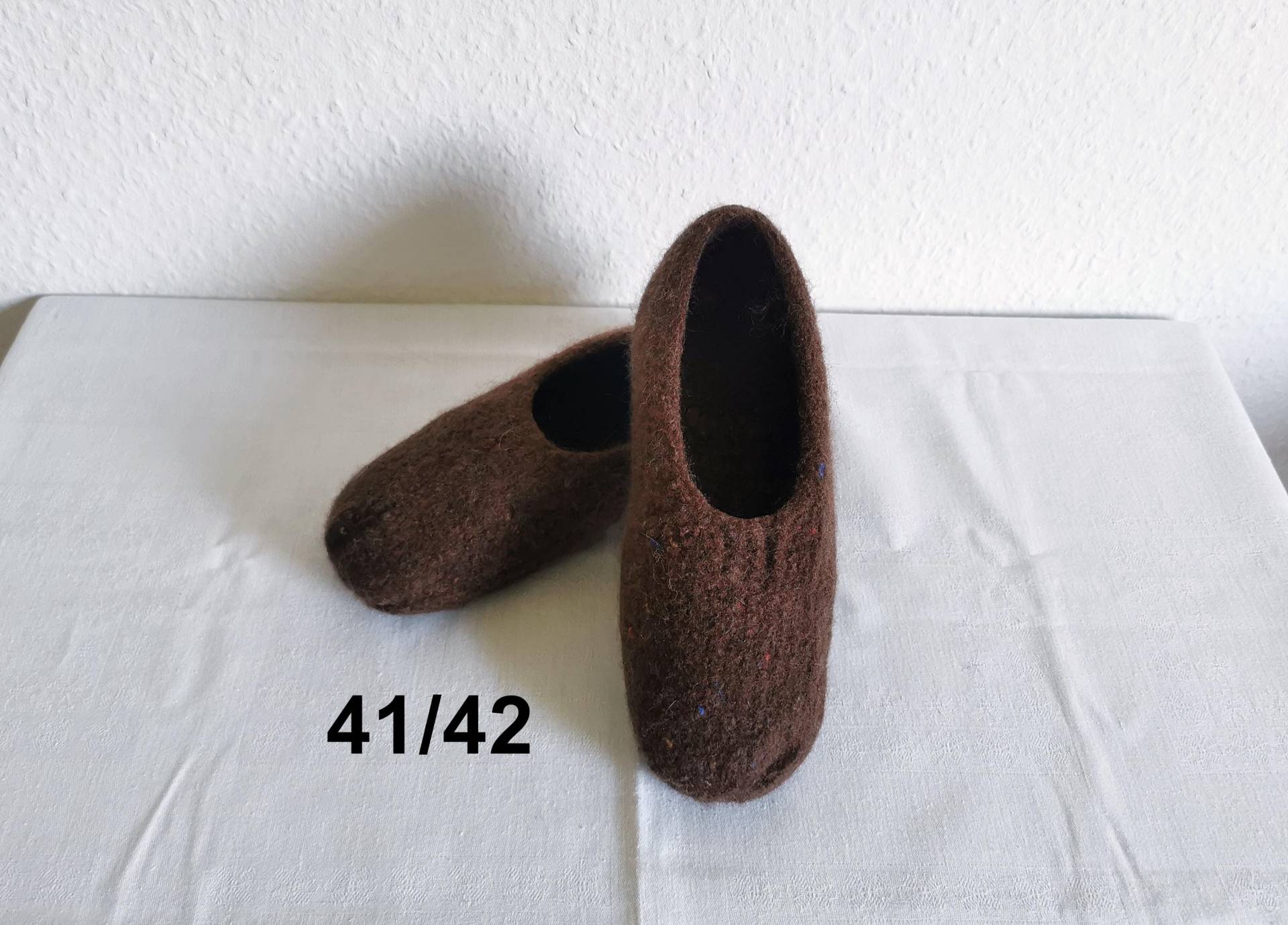 Warme Filzpuschen Mit Latexsohle, Gr. 41/42 von Nadelspielereien