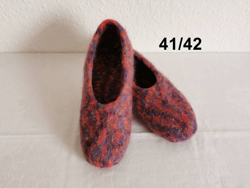 Warme Filzpuschen Mit Latexsohle, Gr. 41/42 Warme Filzpuschen Mit Latexsohle, Gr. 41/42 von Nadelspielereien
