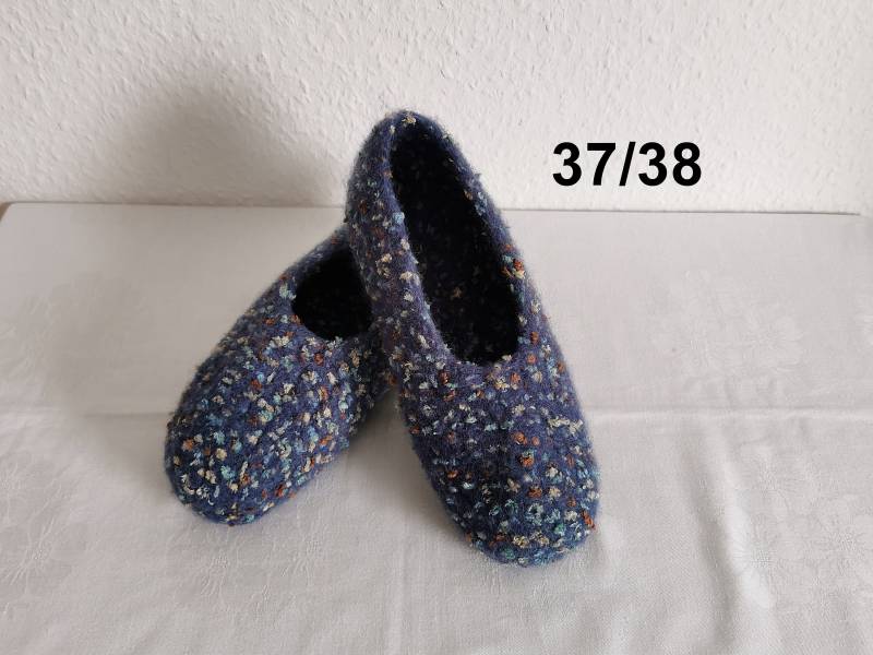 Warme Filzpuschen Mit Latexsohle Gr. 37/38 Warme Filzpuschen Mit Latexsohle Gr. 37/38 von Nadelspielereien