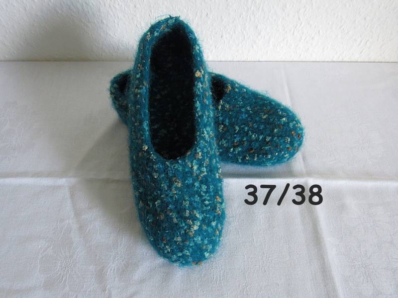 Warme Filzpuschen Mit Latexsohle Gr. 37/38 Warme Filzpuschen Mit Latexsohle Gr. 37/38 von Nadelspielereien