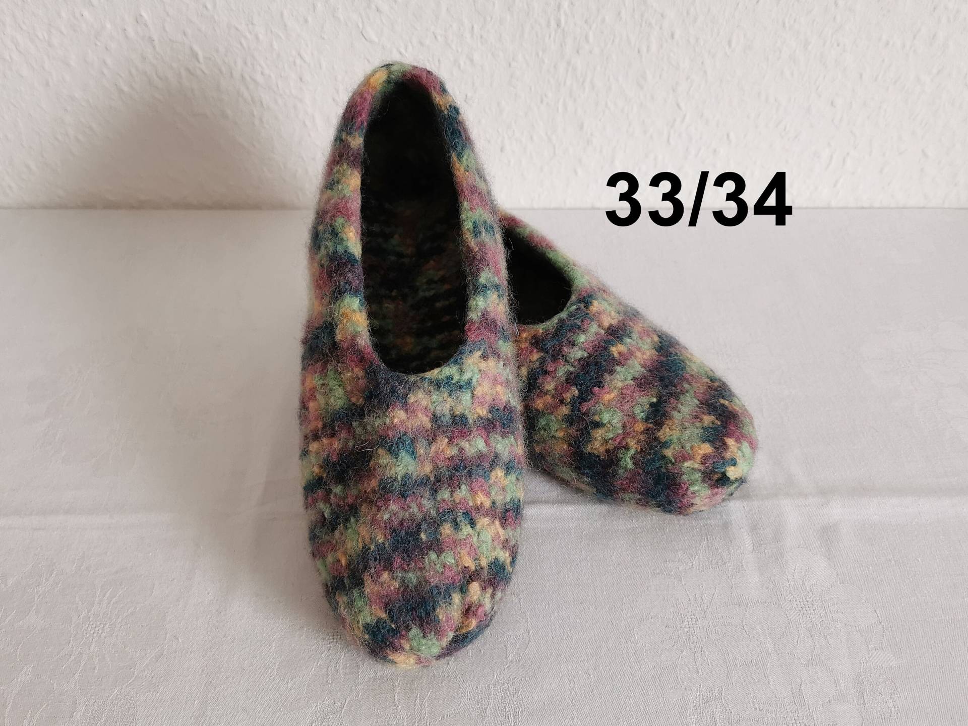 Warme Gestrickte Filzpuschen Mit Latexsohle, Gr. 33/34 von Nadelspielereien