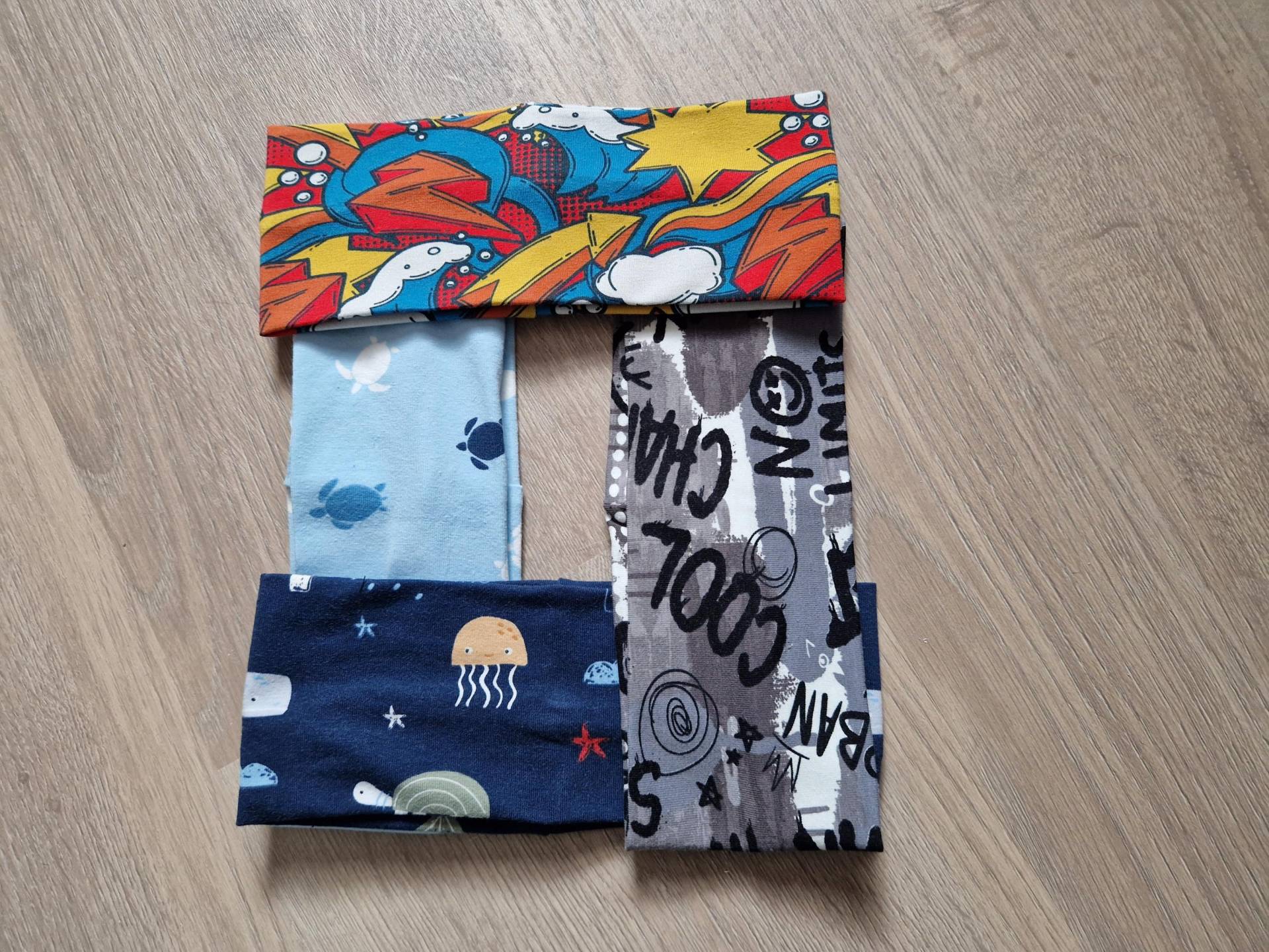 stirnband Junge Mit Verschiedenen Muster I Handgefertigt Bei Nadelzauberbyleonie von Nadelzauberbyleonie