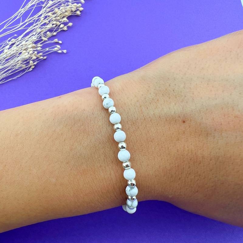 Perlenarmband Aus Natürliche Howlith Edelsteine, Freundschaftarmband Modeschmuckstücke von NadiaHandicrafts