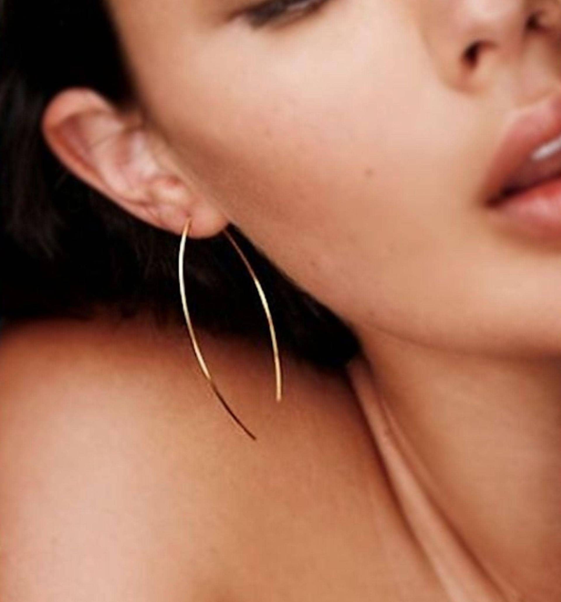 Gold Geschwungene Einfädler Ohrringe 2 Zoll Filled Draht Glatte Wishbone Boho Schmuck Minimalist Elegante von NadinArtDesign