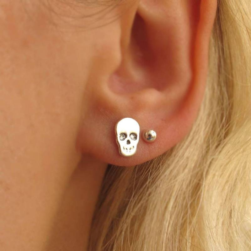 Silber Schädel Ohrstecker Sterling Ohrringe Rocker Gothic Winzigen Punk Weihnachtsgeschenk von NadinArtDesign