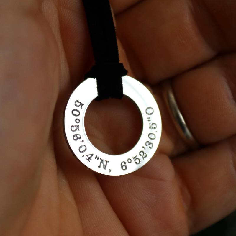 Koordinaten Halskette Für Männer Freund Geschenk Runder Anhänger Herren Benutzerdefinierte Breitengrad Geburtstagsgeschenk Ihn von NadinNecklaces