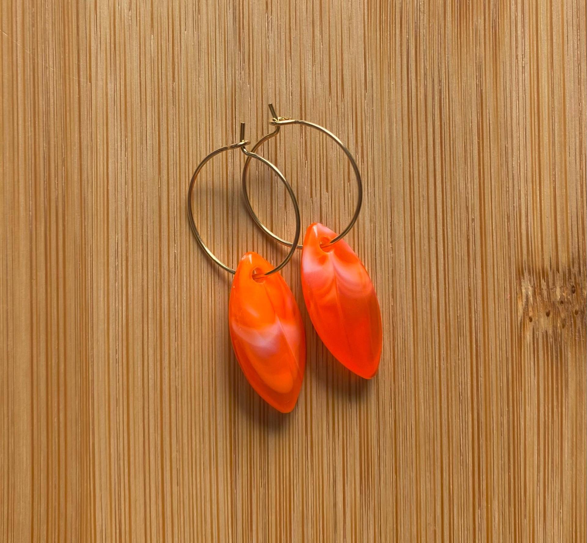 Creolen "Surfbrett" in Orange, 18K Vergoldete 15mm Ohrringe | Auch 30mm Verfügbar von NadlsUnikate