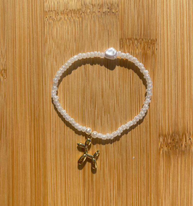 Perlenarmband Mit Ballonanhänger Gold - Hundeform von NadlsUnikate