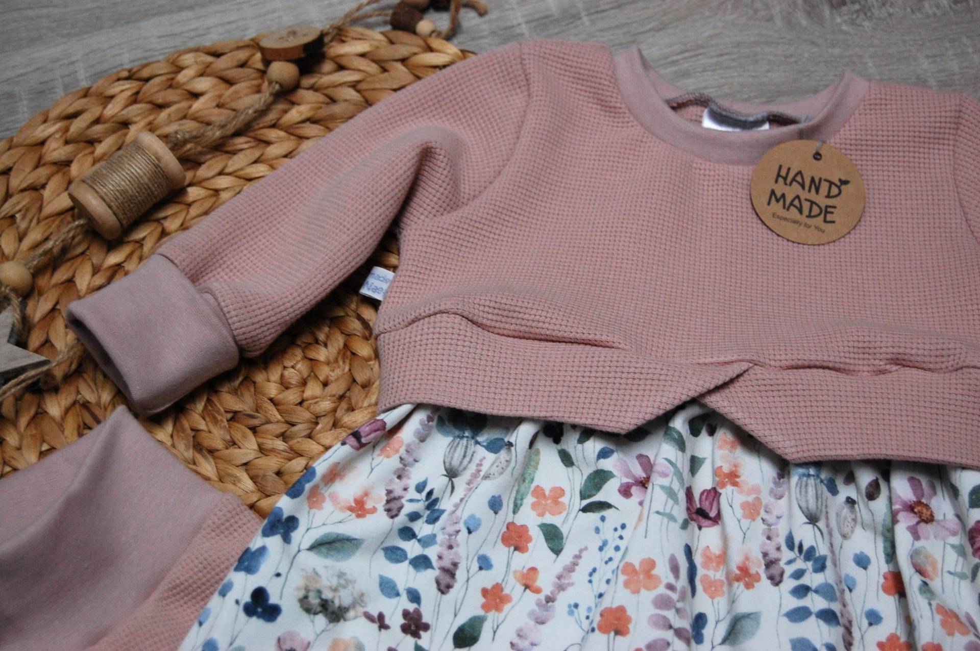 Girly Sweater von NaeffisShop