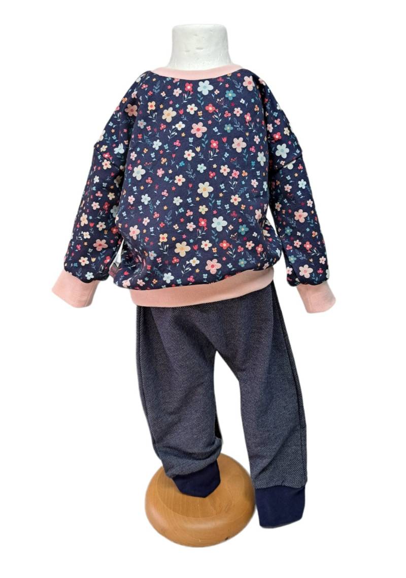 Oversize Sweater Blümchen von NaeffisShop