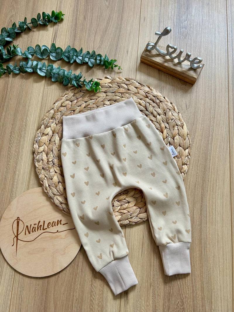 Baggypants/Hose/Frühchenkleidung/Rippjersey/Beige Baggypants/Hose/Frühchenkleidung/Rippjersey/Beige von NaehLean
