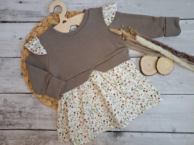 Girly Sweater Gr. 86 Mädchenkleid Mit Rüschen von Naehfloeckchen