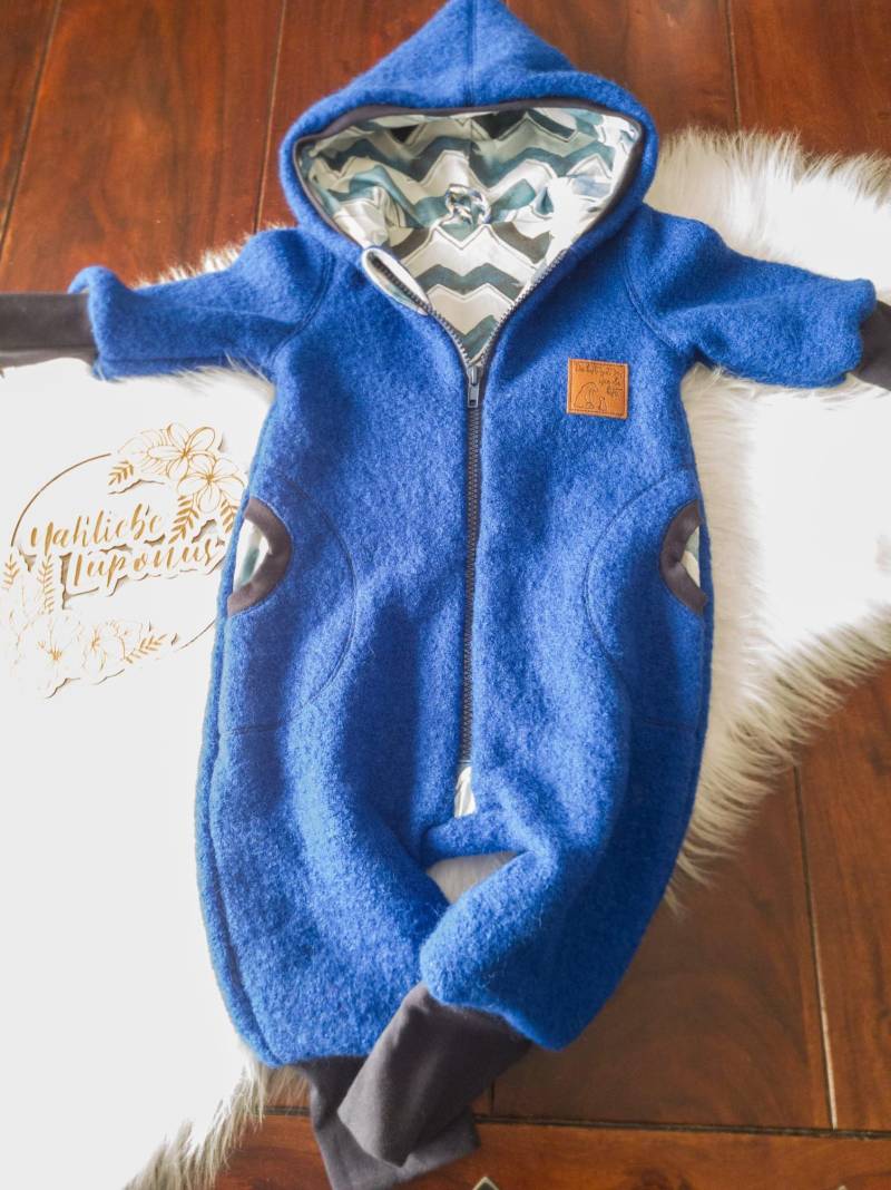Walkanzug, Wollwalk, Schurwolle, Babykleidung, Geschenkidee, Handmade Kleidung, Wintersachen, Blau, Gr. 74 von NaehliebeLuepoenus