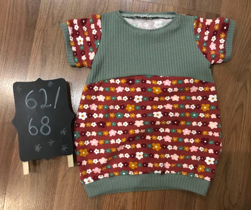 Ballonkleid Blümchen Grün Rot von NaehmadiesShop