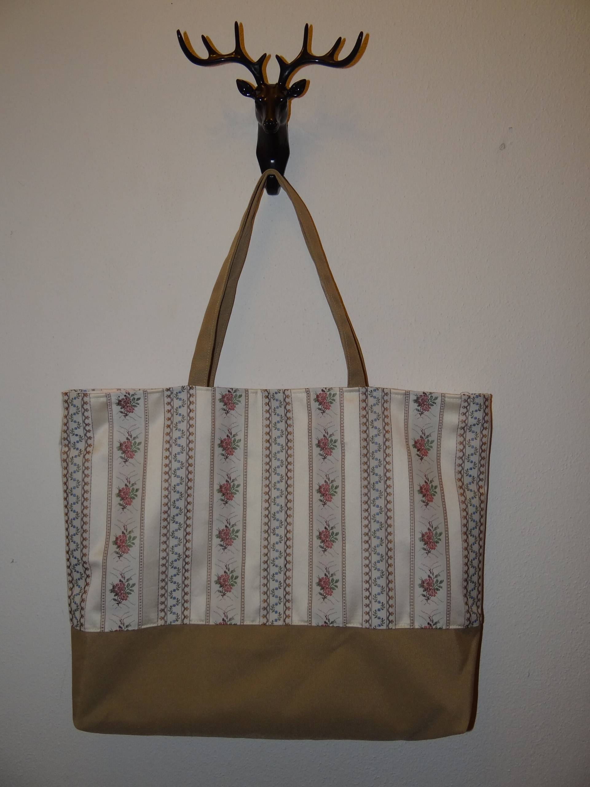 Tragetasche Biedermeier Creme, Shopper, Shoppingbag, Einkaufstasche, Blumen, Beige, Streifen Tragetasche Biedermeier Creme, Shopper, Shoppingbag, Einkaufstasche, Blumen, Beige, Streifen von NaehserviceAurach