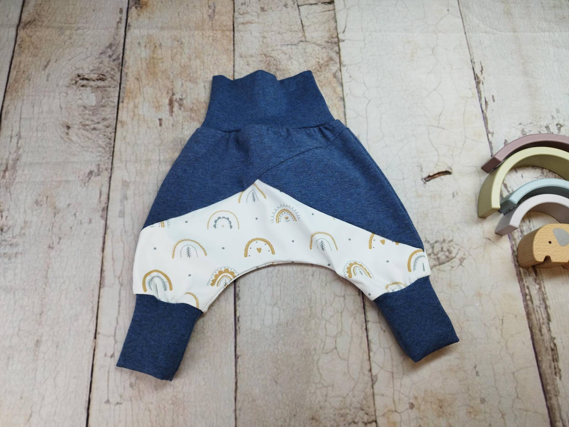 Gr. 68/74, Pumphose Mit Teilung, Regenbogen, Blau von NaehtanteChristina